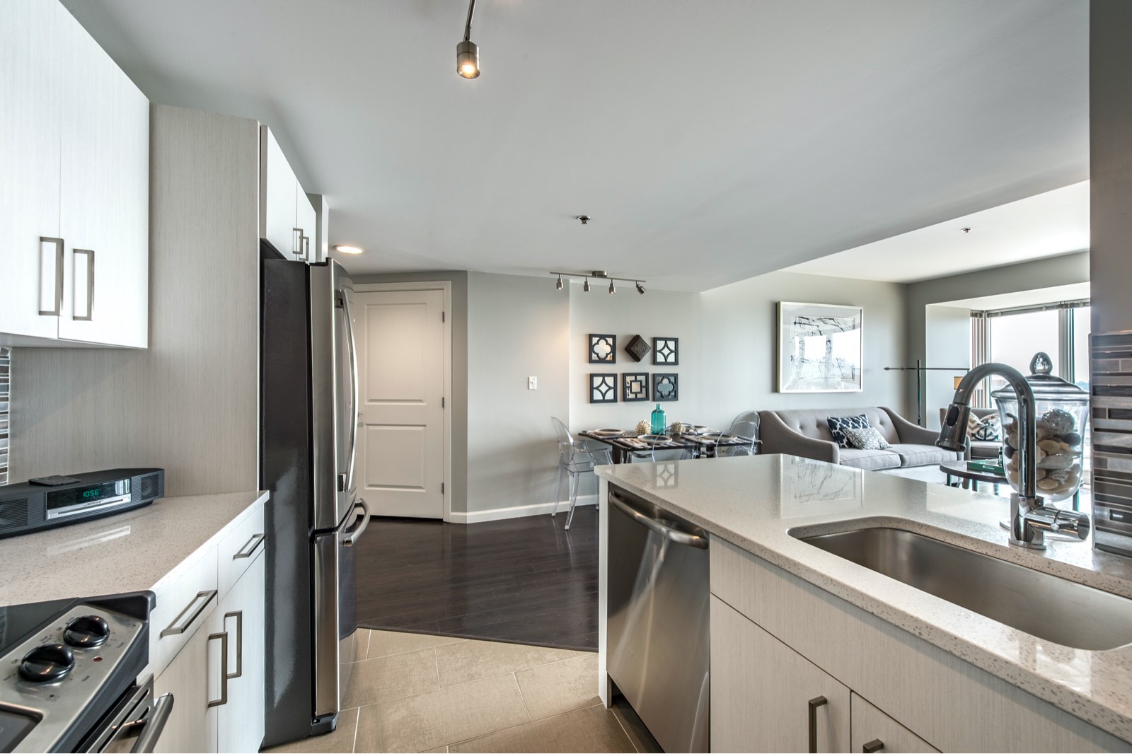 Park lane seaport kitchens have modern appliances and features